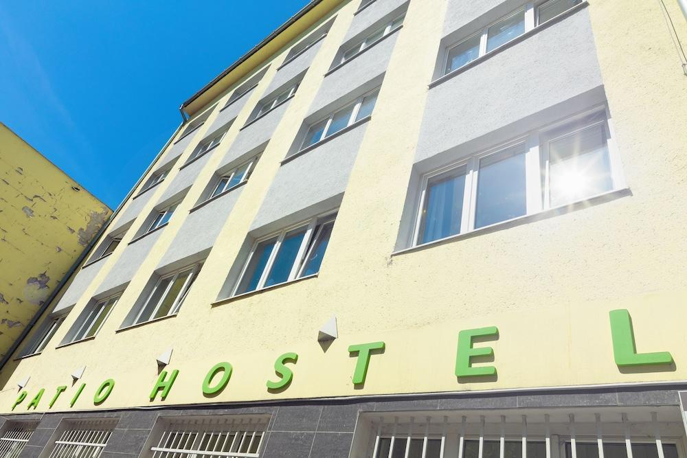Patio Hostel Bratislava Bagian luar foto